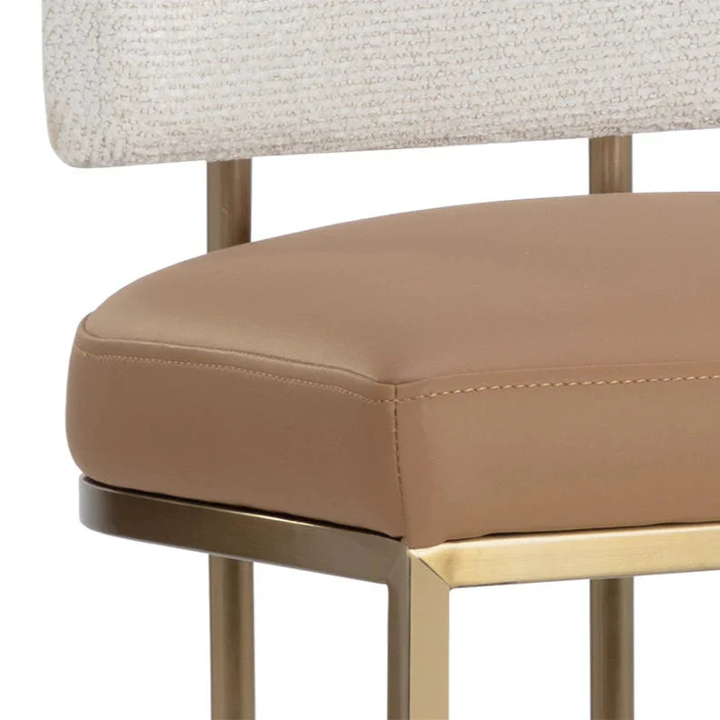 SP - LARISSA BARSTOOL