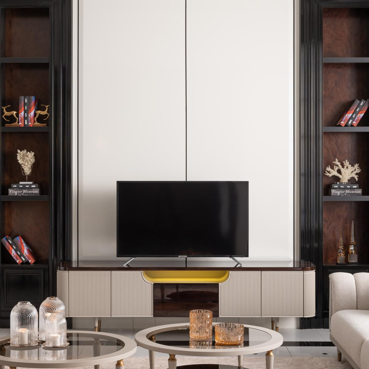 GB - ECRUE TV UNIT