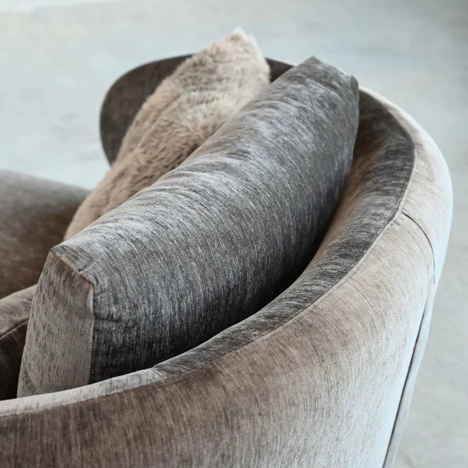 MB - VOLTAIRE LOUNGE CHAIR