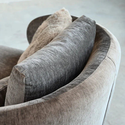 MB - VOLTAIRE LOUNGE CHAIR